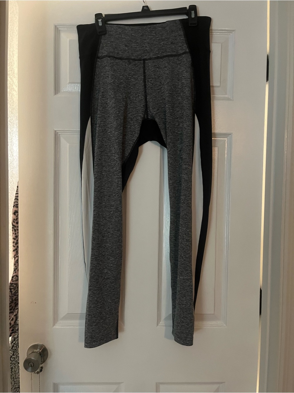 Tavi Noir Color Block Leggings Size Medium NWT